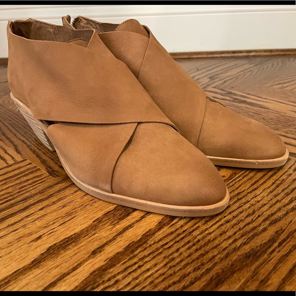 NEW Dolce Vita Loida Ankle Boots